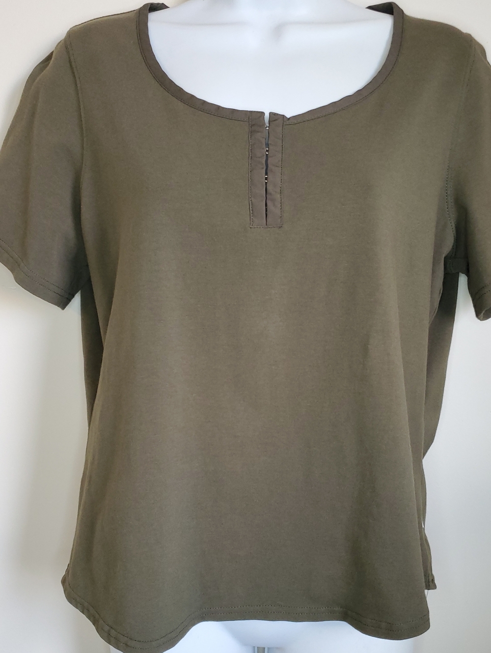 Olive Short Sleeve Scoop Neck Top